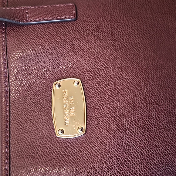 Michael Kors Burgandy Pebbled Leather Work Tote - Picture 6 of 16